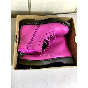 Dr. Marten’s Core Kids Airwaves Thrift Pink Boots Size 4